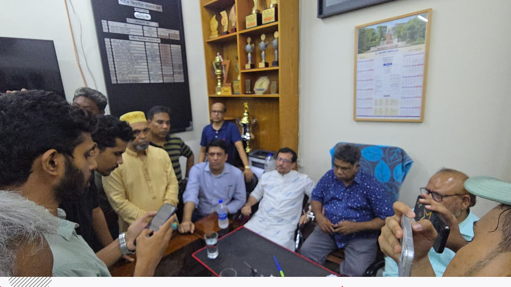 রাজশাহী বিশ্ববিদ্যালয়ে সাংবাদিকদের ওপর হামলার ঘটনায় মামলার ঘোষণা ও তদন্ত কমিটি গঠন