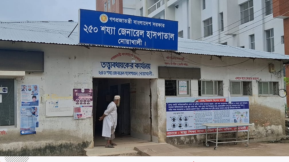 নালার পাশে মিলল এক দিন বয়সী নবজাতক, কান্না শুনে উদ্ধার করেন স্থানীয় লোকজন