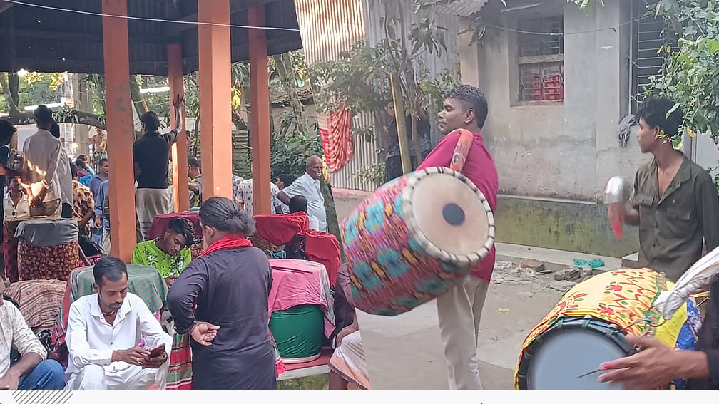 জমে উঠেছে কিশোরগঞ্জের ৪০০ বছরের পুরোনো ‘ঢাকের হাট’