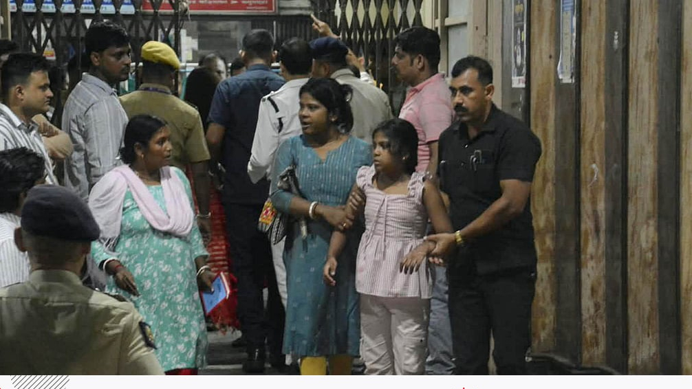 কলকাতার চোরবাগানে ভয়াবহ পদপিষ্ট: নারী ও শিশুসহ ১৮ জনের মৃত্যু, আহত ৩৭