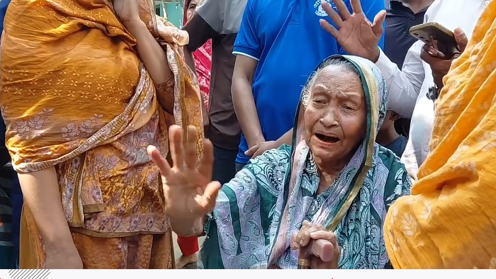 ৬ ছেলের পাকা বাড়ি, তবু কারও কাছে ঠাঁই পাচ্ছিলেন মা
