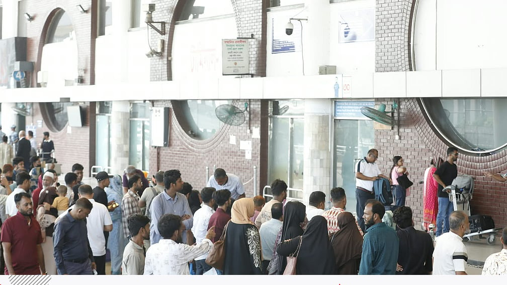 সৌদির বিমানবন্দরে বিধিনিষেধ: বাতিল-স্থগিত ১৪৪ ফ্লাইট, ভোগান্তিতে ২২ হাজার যাত্রী